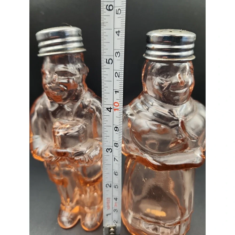 Vintage Pink Glass Mrs. Salt & Mr. Pepper Shaker Made In Taiwan